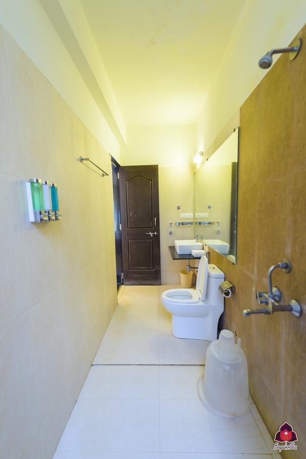 Bougainvillea Hotel Alībāg Esterno foto